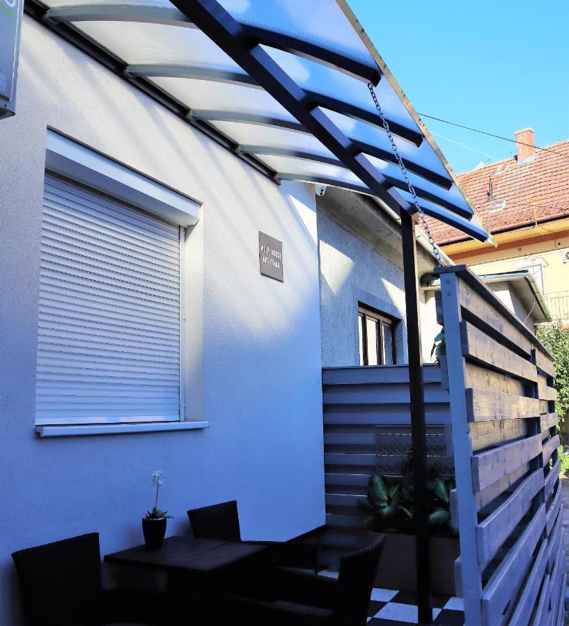 Wolf House Apartman زالاجيرسيج المظهر الخارجي الصورة