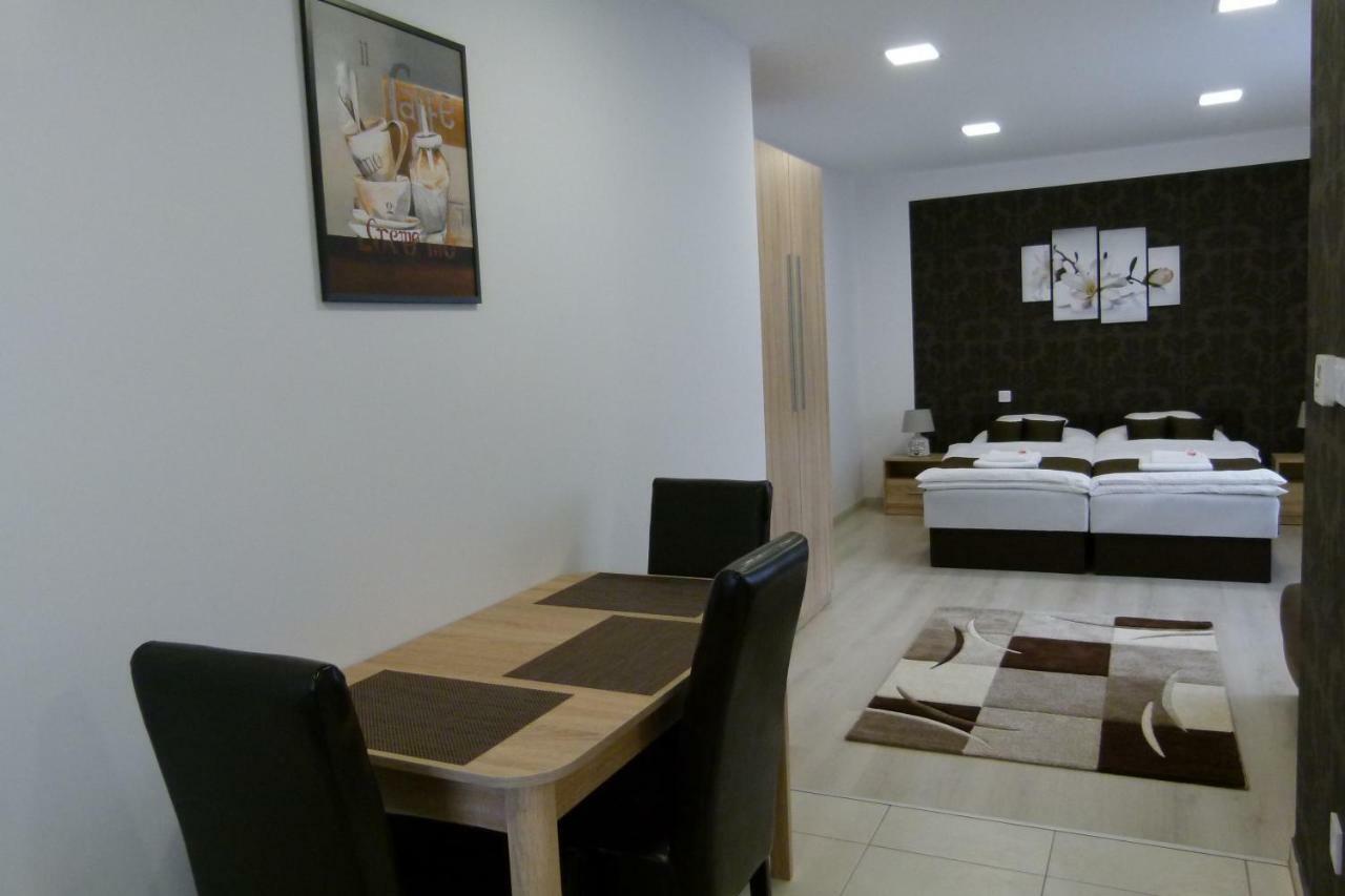 Wolf House Apartman زالاجيرسيج المظهر الخارجي الصورة