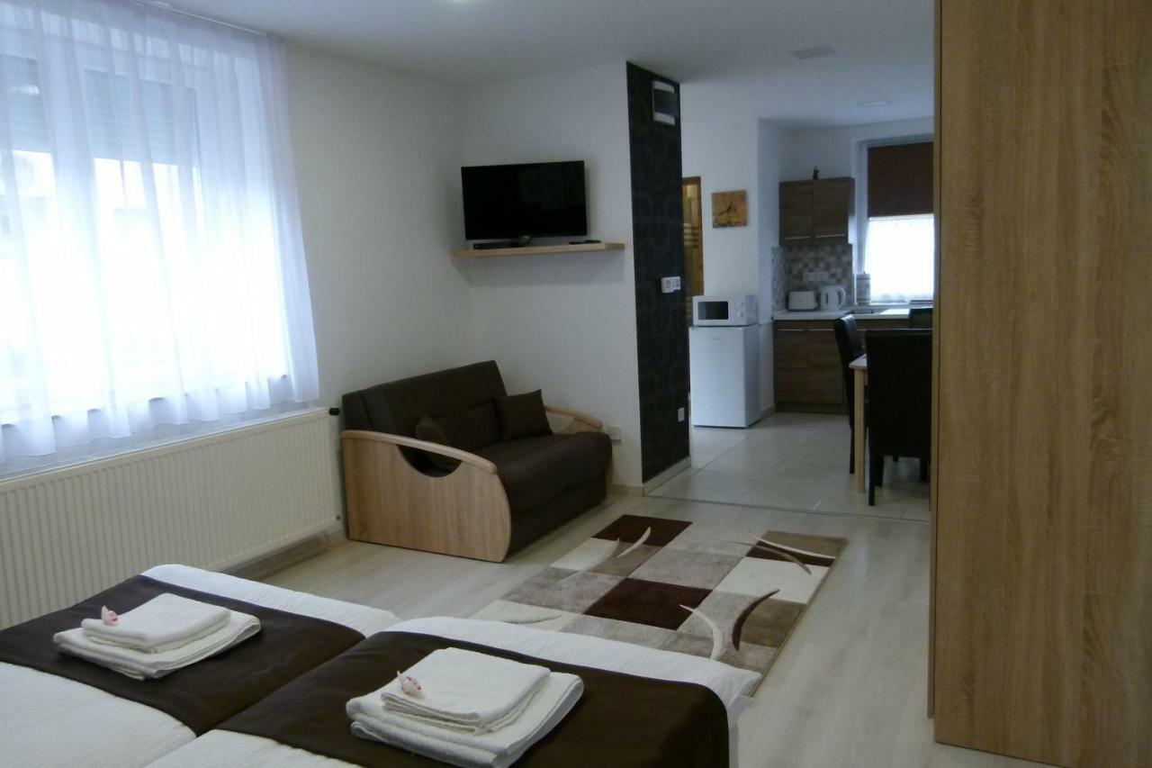 Wolf House Apartman زالاجيرسيج المظهر الخارجي الصورة