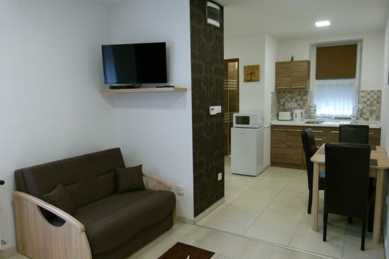 Wolf House Apartman زالاجيرسيج المظهر الخارجي الصورة