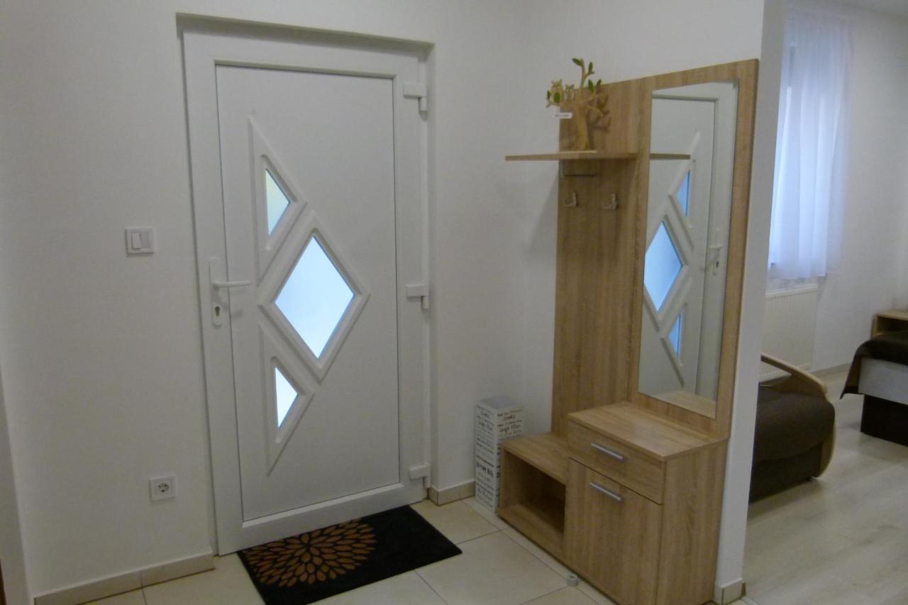 Wolf House Apartman زالاجيرسيج المظهر الخارجي الصورة
