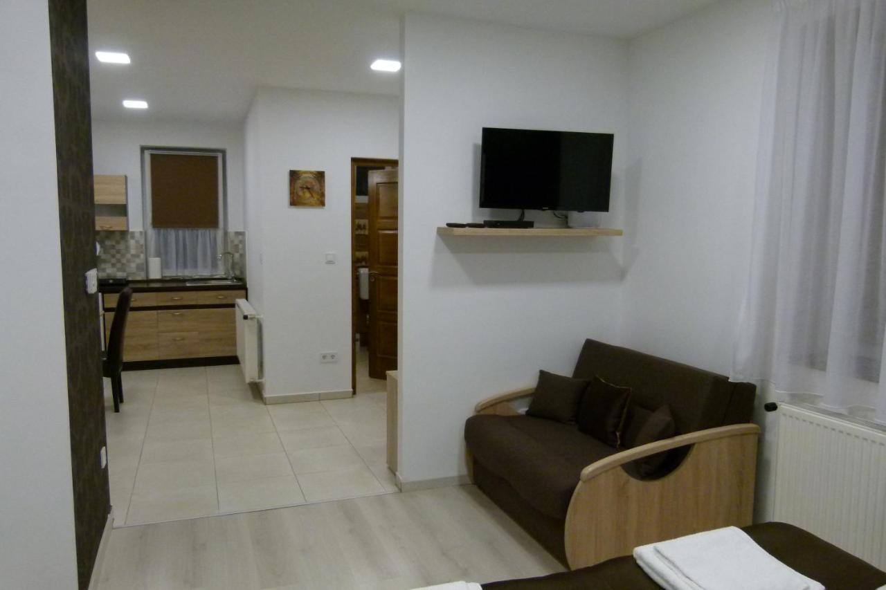 Wolf House Apartman زالاجيرسيج المظهر الخارجي الصورة