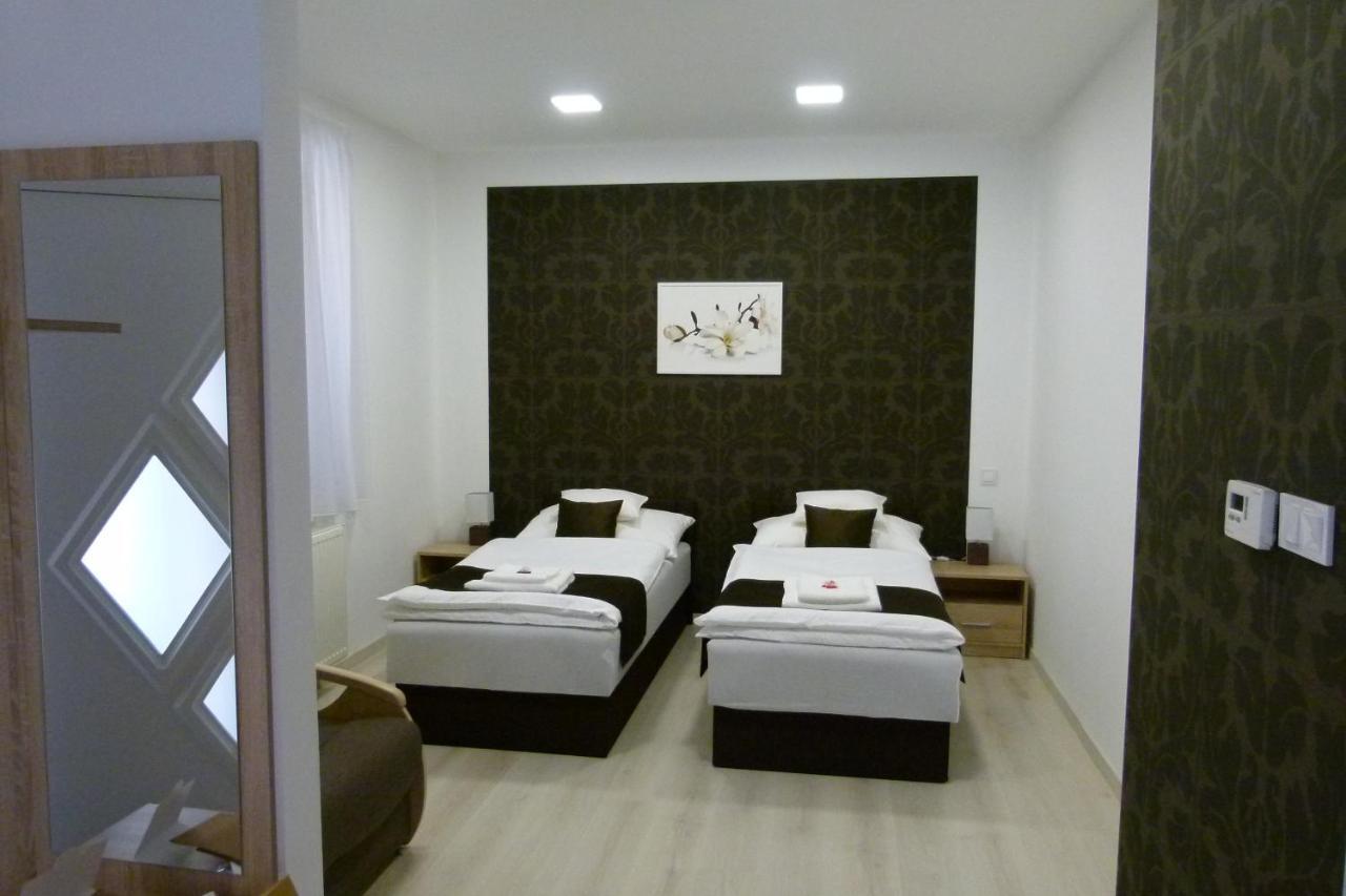 Wolf House Apartman زالاجيرسيج المظهر الخارجي الصورة